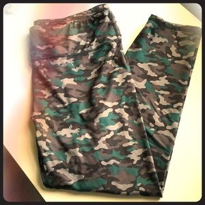 Camo leggings